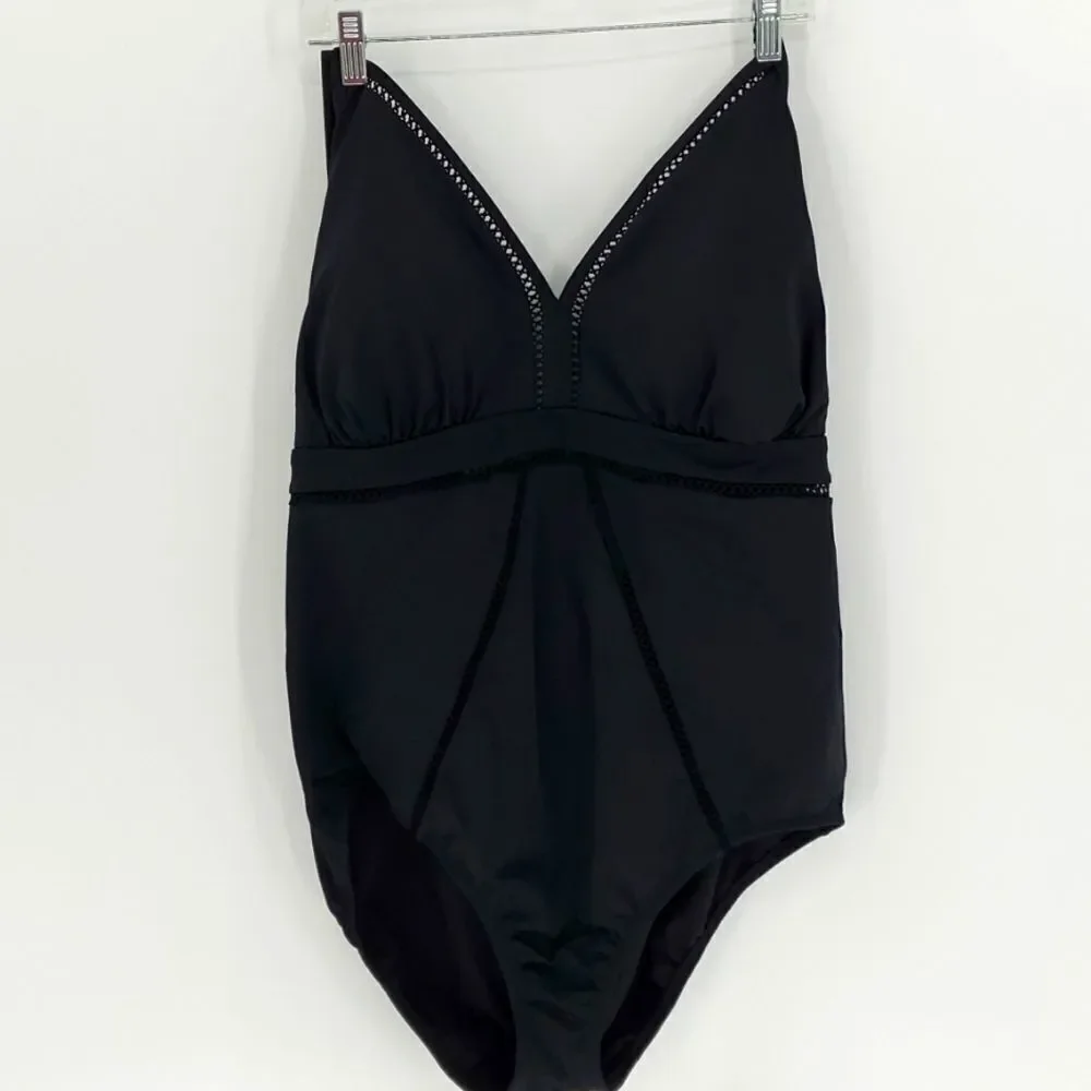 Time and True black 3X (24 W-26W) back bathing suit. Sliming Excellent condition